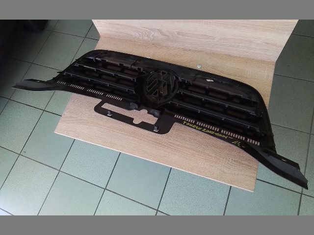 bontott VW TOURAN Hűtőrács