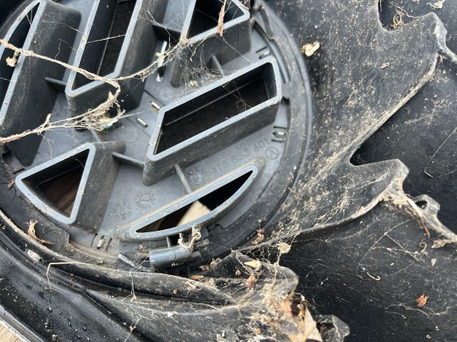 bontott VW TOURAN Hűtőrács