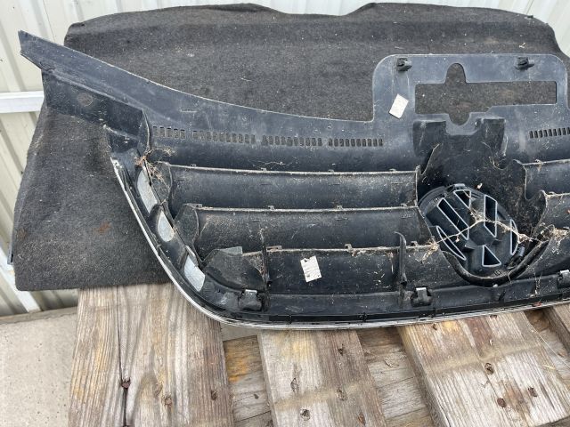 bontott VW TOURAN Hűtőrács