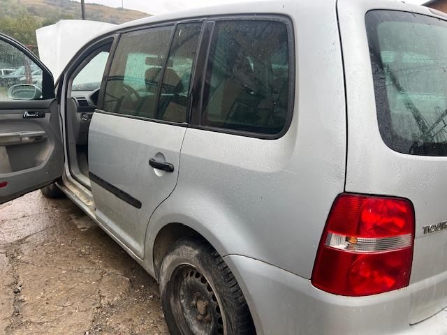 bontott VW TOURAN Hűtőrács