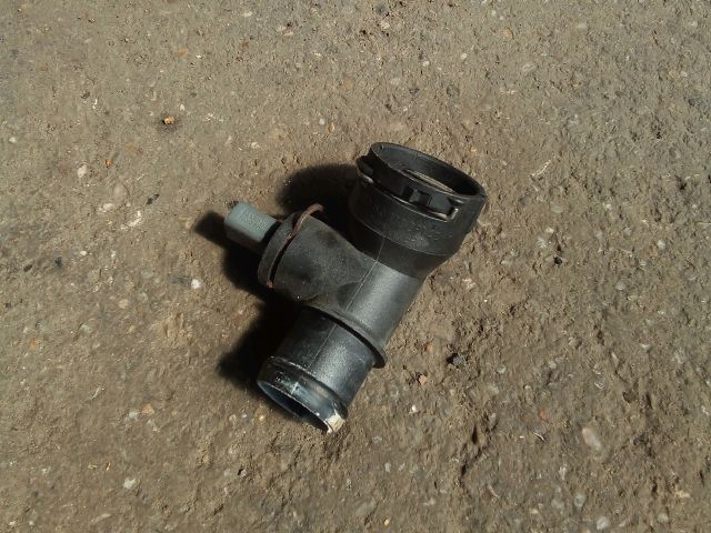 bontott VW TOURAN Hűtővíz Elosztó Cső