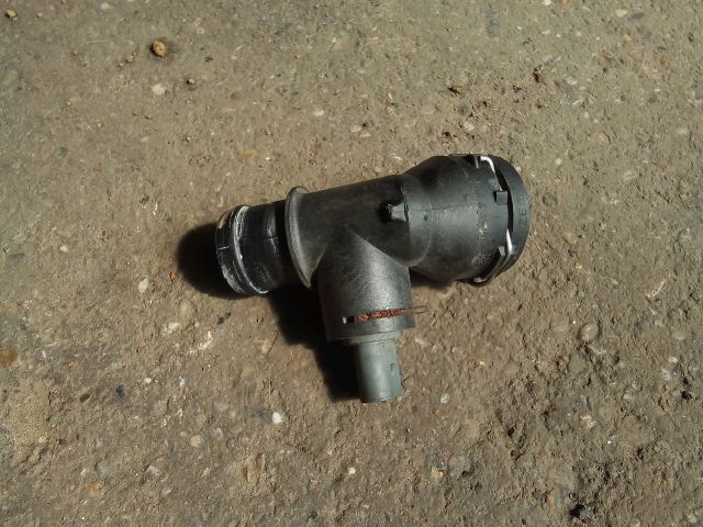 bontott VW TOURAN Hűtővíz Elosztó Cső