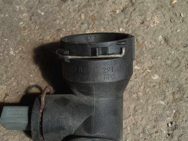 bontott VW TOURAN Hűtővíz Elosztó Cső