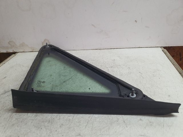 bontott VW TOURAN Jobb A Oszlop Hangszóró Burkolat