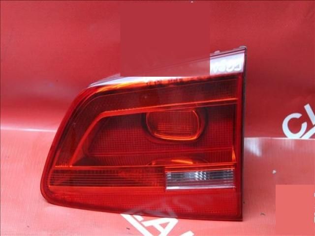 bontott VW TOURAN Jobb Belső Hátsó Lámpa