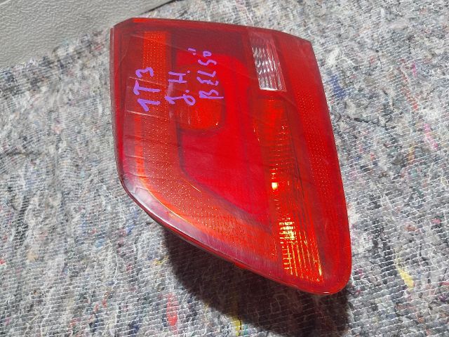 bontott VW TOURAN Jobb Belső Hátsó Lámpa