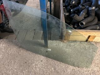 bontott VW TOURAN Jobb első Ablak