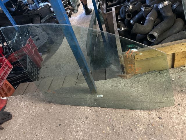 bontott VW TOURAN Jobb első Ablak