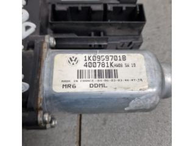 bontott VW TOURAN Jobb első Ablakemelő Motor