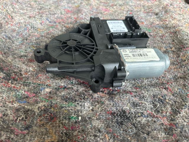 bontott VW TOURAN Jobb első Ablakemelő Motor