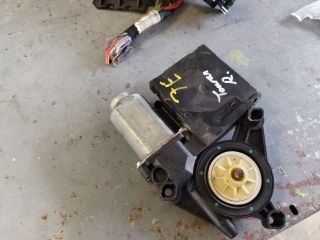 bontott VW TOURAN Jobb első Ablakemelő Motor