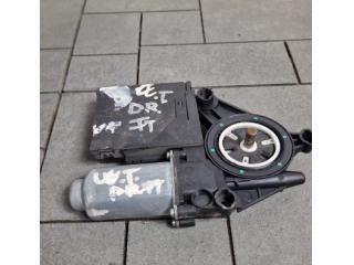 bontott VW TOURAN Jobb első Ablakemelő Motor