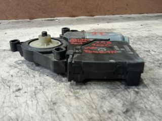 bontott VW TOURAN Jobb első Ablakemelő Motor