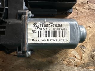 bontott VW TOURAN Jobb első Ablakemelő Motor