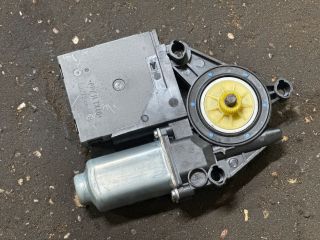 bontott VW TOURAN Jobb első Ablakemelő Motor