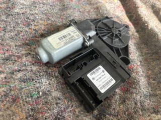 bontott VW TOURAN Jobb első Ablakemelő Motor
