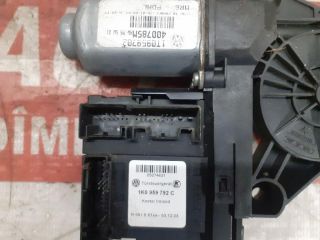 bontott VW TOURAN Jobb első Ablakemelő Motor