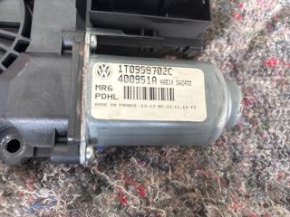 bontott VW TOURAN Jobb első Ablakemelő Motor