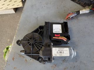 bontott VW TOURAN Jobb első Ablakemelő Motor