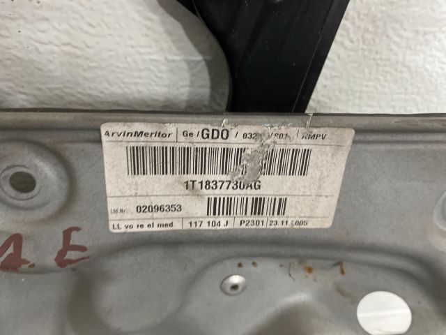 bontott VW TOURAN Jobb első Ablakemelő Szerkezet (Elektromos)