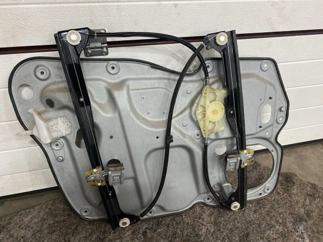 bontott VW TOURAN Jobb első Ablakemelő Szerkezet (Elektromos)
