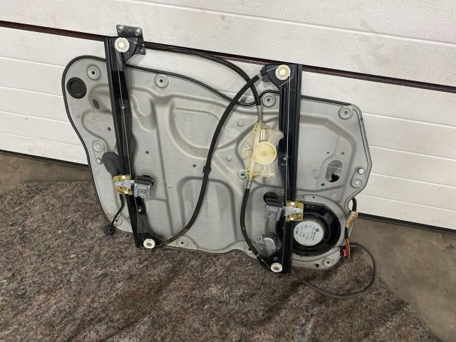 bontott VW TOURAN Jobb első Ablakemelő Szerkezet (Elektromos)