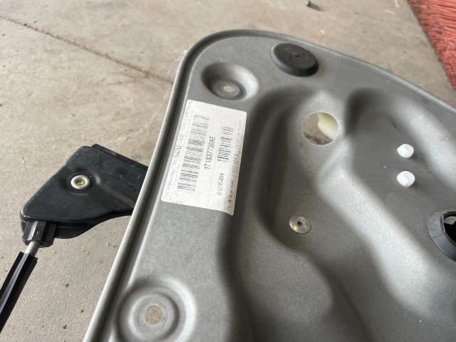 bontott VW TOURAN Jobb első Ablakemelő Szerkezet (Elektromos)