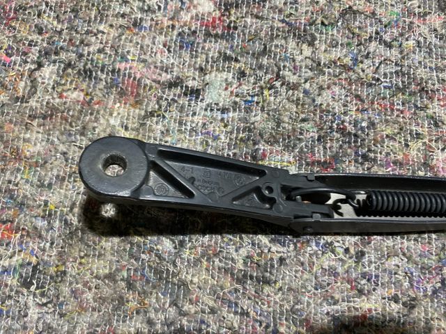 bontott VW TOURAN Jobb első Ablaktörlő Kar