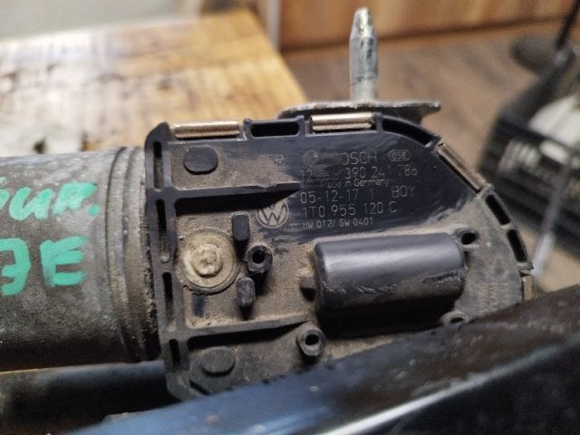 bontott VW TOURAN Jobb első Ablaktörlő Motor