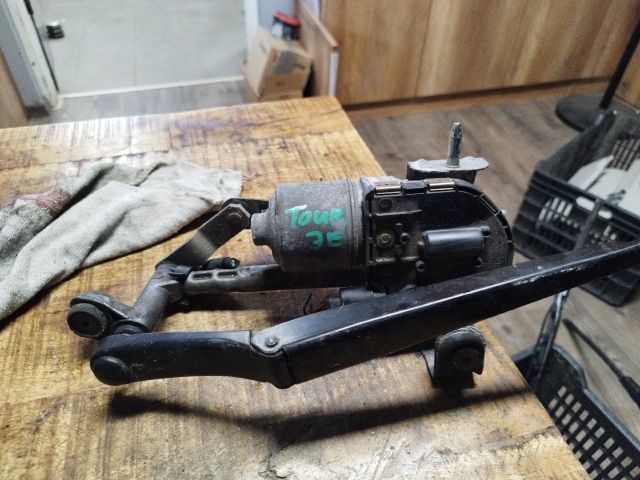 bontott VW TOURAN Jobb első Ablaktörlő Motor