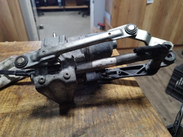 bontott VW TOURAN Jobb első Ablaktörlő Motor