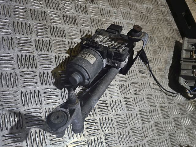 bontott VW TOURAN Jobb első Ablaktörlő Motor