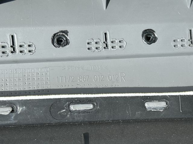 bontott VW TOURAN Jobb első Ajtó Kárpit