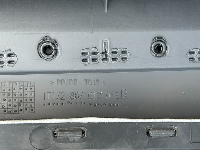 bontott VW TOURAN Jobb első Ajtó Kárpit