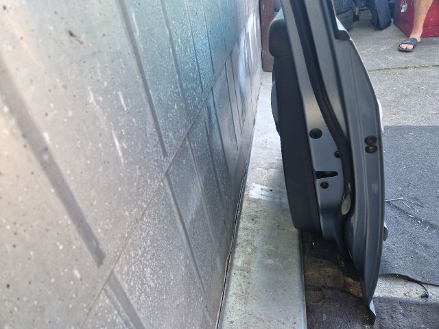 bontott VW TOURAN Jobb első Ajtó (Részeivel)