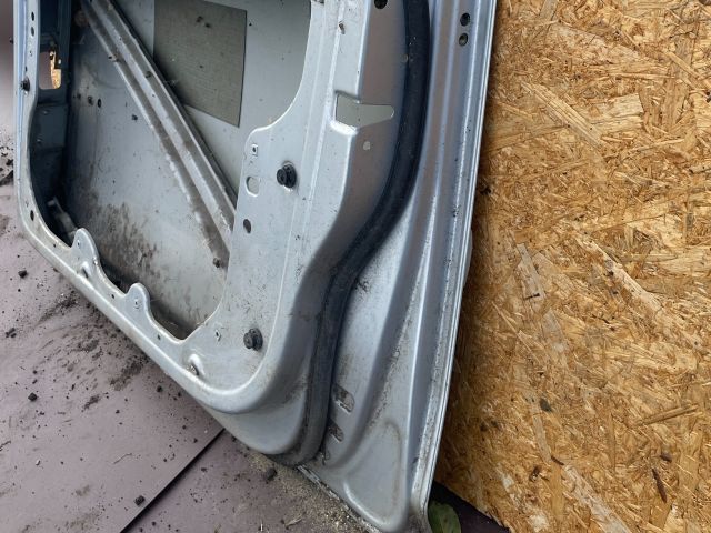 bontott VW TOURAN Jobb első Ajtó (Üres lemez)