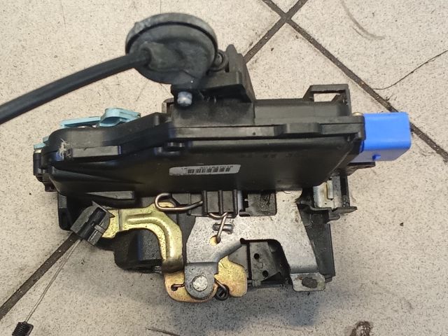 bontott VW TOURAN Jobb első Ajtózár