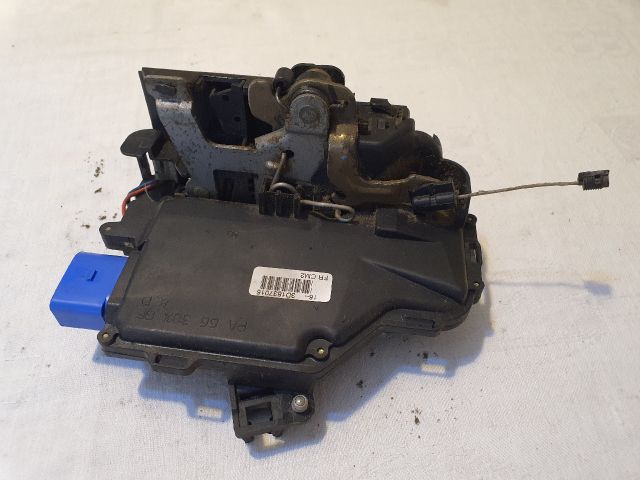 bontott VW TOURAN Jobb első Ajtózár