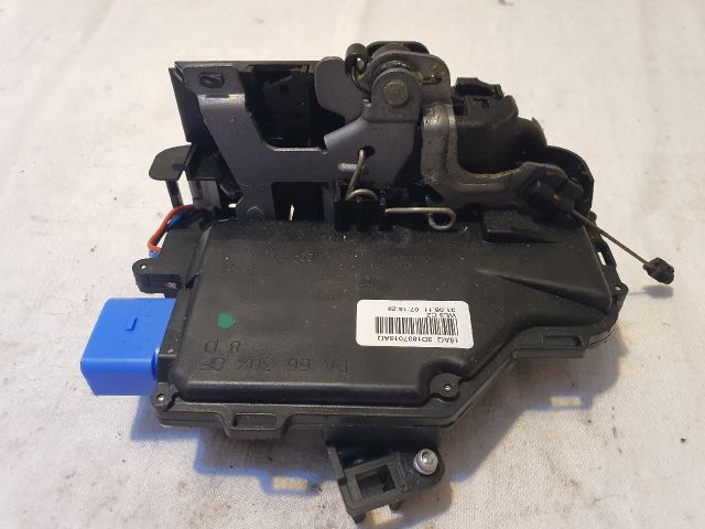 bontott VW TOURAN Jobb első Ajtózár