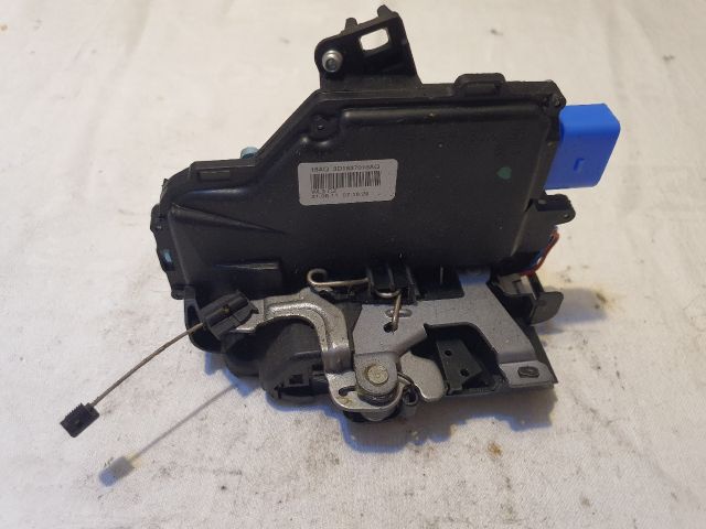 bontott VW TOURAN Jobb első Ajtózár