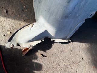 bontott VW TOURAN Jobb első Dobbetét (Kerékjárati, Műanyag)