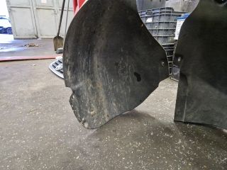 bontott VW TOURAN Jobb első Dobbetét (Kerékjárati, Műanyag)