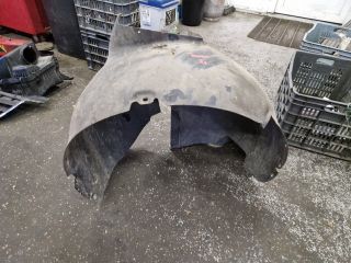 bontott VW TOURAN Jobb első Dobbetét (Kerékjárati, Műanyag)