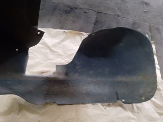 bontott VW TOURAN Jobb első Dobbetét (Kerékjárati, Műanyag)