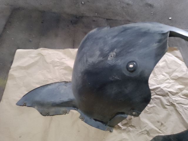 bontott VW TOURAN Jobb első Dobbetét (Kerékjárati, Műanyag)