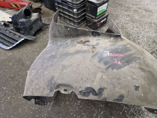 bontott VW TOURAN Jobb első Dobbetét (Kerékjárati, Műanyag)