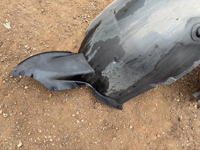 bontott VW TOURAN Jobb első Dobbetét (Kerékjárati, Műanyag)