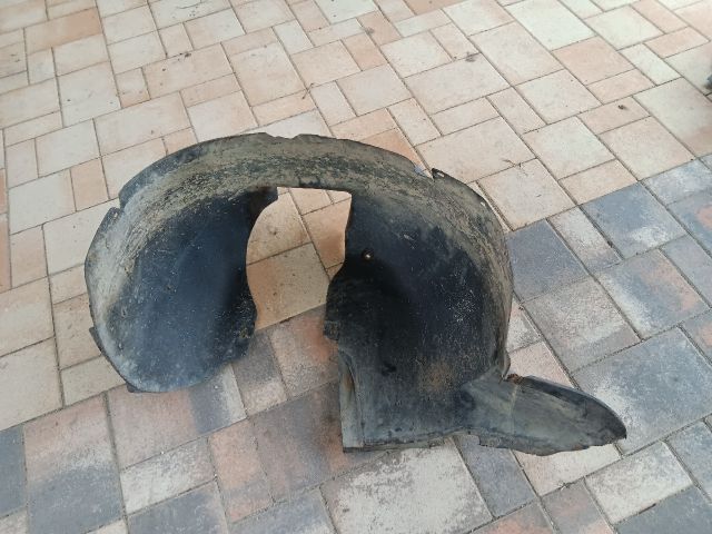 bontott VW TOURAN Jobb első Első Dobbetét (Kerékjárati, Műanyag)