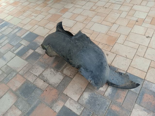 bontott VW TOURAN Jobb első Első Dobbetét (Kerékjárati, Műanyag)