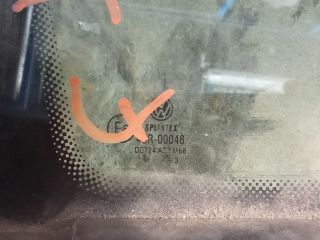 bontott VW TOURAN Jobb első Fixüveg (Ajtóban)